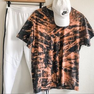 Custom Tie Dye Short Sleeve T Shirt. Black & Brown Striped, size Large